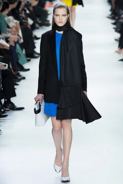Look 12